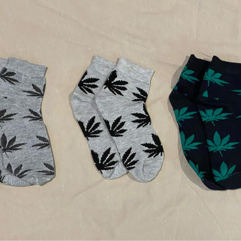 420 Leaf Patterned Gray and Black Ankle Socks - 3 pair lot